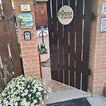 Anna House