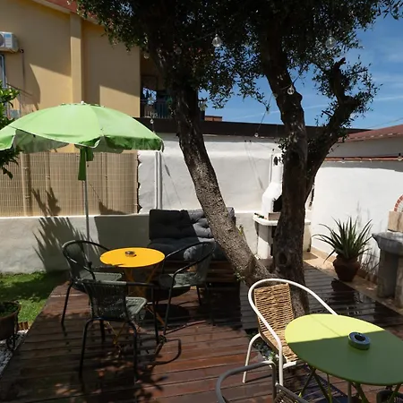 Anna House فيوميتشينو