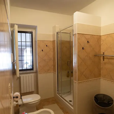 Anna House * فيوميتشينو